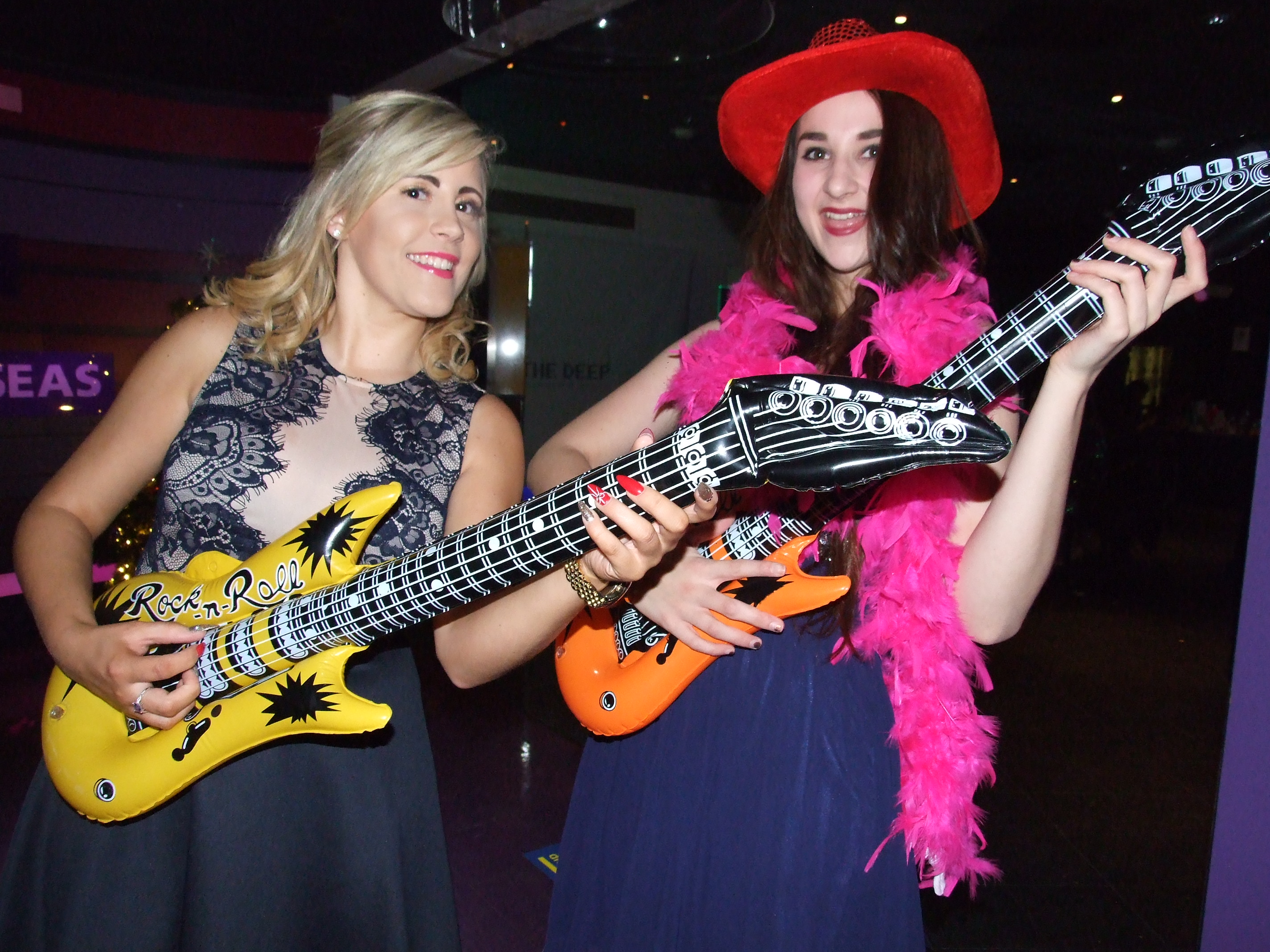 Hull DJ Hire For Weddings & Parties Track Back Mobile Disco